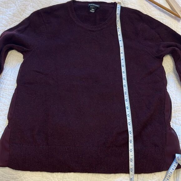 Club Monaco Wool Blend Ruffle Back Sweater Pleated Whimsigoth Purple Sz Medium - Picture 6 of 6